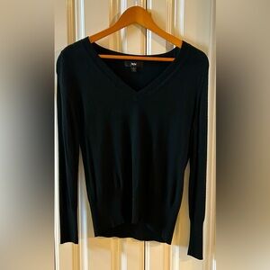 LP black v-neck long-sleeve sweater